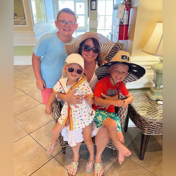 Meet your Posher, Marianne - Picture 2 of 3